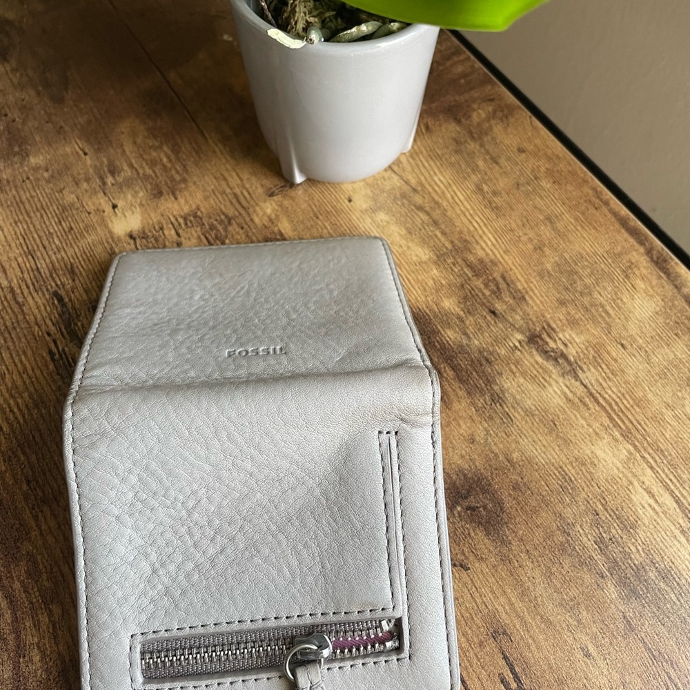 Gray Fossil Wallet - Picture 3 of 4